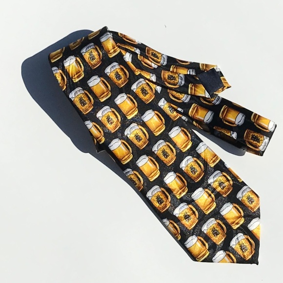 Men's beer lovers tie. Fun Birthday or Father's Day gift. - Picture 1 of 3